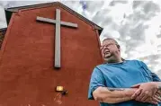  ?? Michael Bryant / TNS ?? Former KKK leader Joe Bednarsky is a volunteer at the Bethel A.M.E. Church, an all-black church.