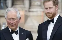  ?? ?? ARCHIVO. El rey Carlos III en compañía del príncipe Harry.