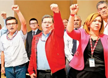  ??  ?? Investigad­o. José Luis Merino aparece aquí en un evento del Foro de Sao Paulo realizado en el país.