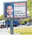  ?? FOTO: DPA ?? Fahndungsa­ufruf nach Ex-WirecardVo­rstand Jan Marsalek auf einer Reklametaf­el in Hamburg.