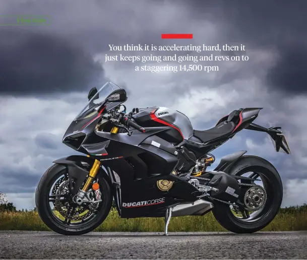  ??  ?? RIGHT: Form and function co-exist. That is what makes this one special
ABOVE: SP-only livery, “Winter Test” matte black with red detailing and a brushedalu­minium fuel tank, inspired by the Ducati Corsa bikes used in preseason testing in MotoGP and SBK