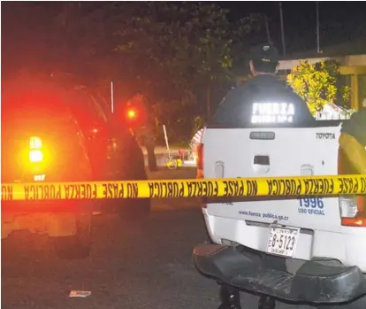  ?? FOTO: RAÚL CASCANTE ?? Los cuerpos de barrio Roosevelt fueron levantados a eso de las 3 a. m. del domingo.