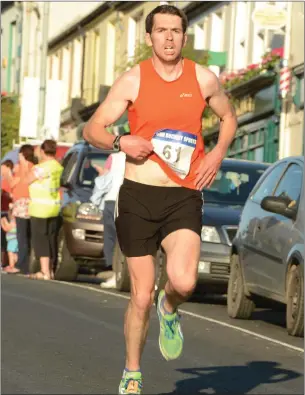  ??  ?? Ed Murphy powering home to win the Millstreet 10km Willlie Neenan Memorial 10 Mile Classic. Picture John Tarrant