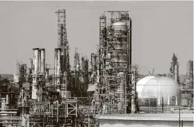  ?? Beaumont Enterprise file photo ?? Exxon Mobil’s Beaumont refinery expansion will now be up and running sometime in 2023, compared with a previous target of 2022.