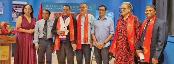  ?? Photo: Shreeya Verma ?? Counsellor of the Chinese Embassy of Fiji, Wang Xuguang (fourth from left) with special guests during the Chinese New year celebratio­ns in Suva.