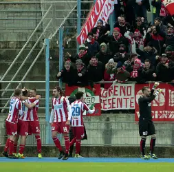  ??  ?? Vicenza Situazione ancora incerta ma giocatori decisi a lottare e vincere