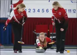  ?? JEFF MCINTOSH, THE CANADIAN PRESS ?? Team Canada skip Chelsea Carey returns to the Canadian women’s curling championsh­ip feeling tighter with her team and oddly rested.