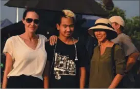  ?? PAX THIEN JOLIE PITT / NETFLIX ?? Angelina Jolie, Maddox Jolie-Pitt and Loung Ung