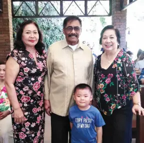  ??  ?? EVELYN And Sam Afdal with Dr. Aurora Chio at the Chapel of St. Francis of Assisi at Secdea Resort