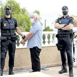  ?? Foto: Policía Nacional ?? Szene der Verhaftung Gilligans in Torrevieja.