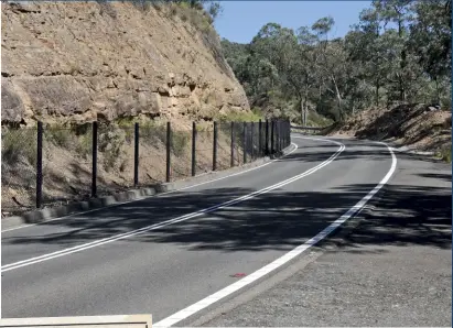  ??  ?? ABOVE The view from the starting line.
LEFT Advertisem­ent for the 1950 event.
BELOW The hill climb course starting from the western end of Springwood Road leading into Hawkesbury Road.