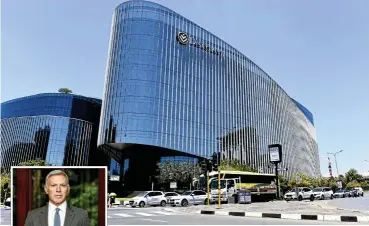  ?? Picture: Freddy Mavunda ?? Discovery’s head office in Sandton. Its banking division is on course to signing up 1-million clients by 2026. Inset: Discovery CEO Adrian Gore