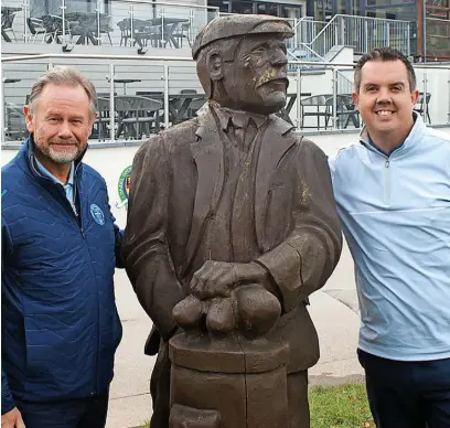  ?? ?? ●●Matt Davies is welcomed to Hazel Grove by Captain Mike Keyworth