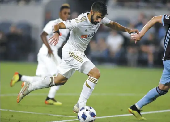  ?? PHOTO AFP ?? Le milieu de terrain Carlos Vela a connu un autre fort match pour le LAFC, inscrivant un but et deux passes décisives dimanche.