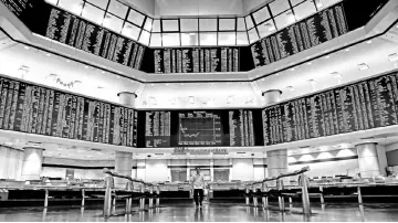  ??  ?? Foreign outflows in the local equities market remain contained and have been gradually dissipatin­g, according to analysts and market observers. — Bernama photo