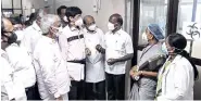  ??  ?? Health Minister Ma Subramania­n (3rd from right) talking to officials during a visit to the Stanley Hospital on Saturday