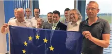  ?? FOTO: FDP ?? Michael Terwiesche (links) präsentier­te den Antrag der niederrhei­nischen FDP zur Europapoli­tik.