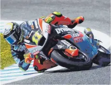  ?? FOTO: UWE HEIDL ?? Sandro Cortese noch im vergangene­n Jahr auf seiner Suter. Doch seine Moto2-Zeiten sind jetzt vorbei. Der 28-Jährige hat mittlerwei­le die Rennserie gewechselt.