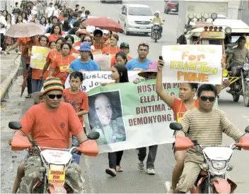  ?? SUNSTAR FILE ?? JUSTICE. Six years after she died, Ellah Joy Pique’s family still seek justice for her death. This file photo shows a motorcade led by Ellah’s father Renante a year after she was found dead in Barangay Sayaw, Barili town.