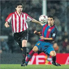  ?? FOTO: P. MORATA ?? Buenos recuerdos Karanka, con Saviola, en un partido entre Athletic y Barcelona