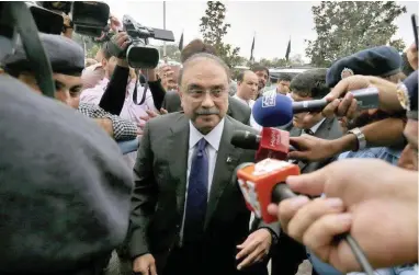  ?? PICTURE: AP ?? CELEBRATIO­NS: Pakistan’s former president Asif Ali Zardari arrives to attend the first session of parliament in Islamabad yesterday. The newly elected parliament met in Islamabad yesterday for the first time since last month’s elections, which saw former cricket star turned politician Imran Khan’s party winning most seats, and he is expected to be elected new premier later this week.