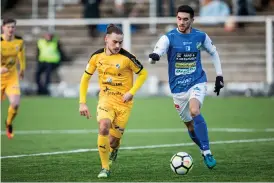  ?? Bild: SEBASTIAN LAMOTTE ?? NY FRÅN ETTAN. Daniel Krezic (till höger) har gjort tre mål i division ett den här säsongen. Frågan är om det även blir mål i Superettan.