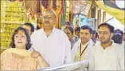  ?? HT PHOTO ?? Chief secretary Alok Ranjan and his wife Surabhi Ranjan at Kashi Vishwanath temple in Varanasi on Saturday.