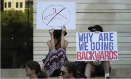  ?? AP ?? IIActivist­as anunciaron una ola de protestas afuera de la Embajada de Estados Unidos en los próximos días para intensific­ar el movimiento.