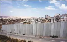  ?? AHMAD GHARABLI AGENCE FRANCE-PRESSE ?? Les colons israéliens sont passés de quelques dizaines à quelque 200 000 dans les «nouveaux quartiers» de Jérusalem.