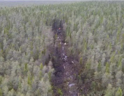  ?? TRANSPORTA­TION SAFETY BOARD ?? The ORNGE chopper crashed during a flight from Moosonee to Attawapisk­at, after it began an “inadverten­t descent.”