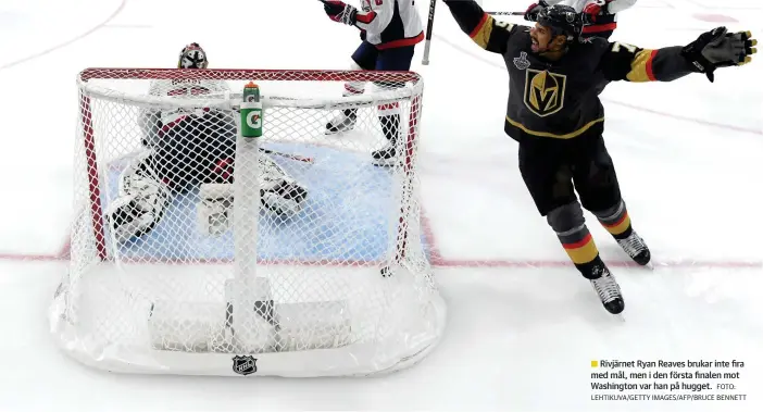  ?? FOTO: LEHTIKUVA/GETTY IMAGES/AFP/BRUCE BENNETT ?? Rivjärnet Ryan Reaves brukar inte fira med mål, men i den första finalen mot Washington var han på hugget.