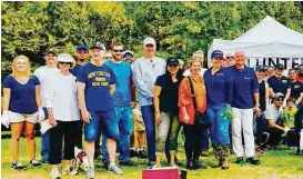  ??  ?? Martha Turner Sotheby’s Internatio­nal Realty turned out a big group for the big job of helping to clean up Buffalo Bayou due to Harvey’s impact.