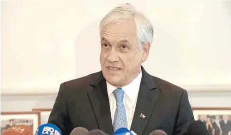  ?? FOTO : EFE ?? El lunes el ex Presidente Piñera enfrentó las acusacione­s por los negocios llevados adelante por Bancard.