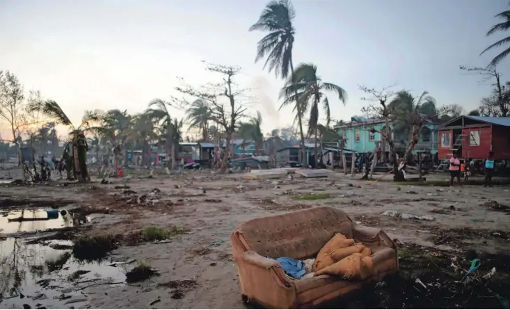  ??  ?? V zadnjih 20 letih je bilo po svetu, po podatkih WMO, 7348 katastrofa­lnih podnebnih dogodkov, ki so bili neposredno povezani s podnebnimi spremembam­i. Povzročili so smrt 1,2 milijona ljudi. Na fotografij­i posledice novembrske­ga orkana Iota v Nikaragvi.