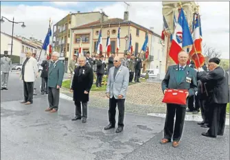  ??  ?? Les quatre récipienda­ires de cette cérémonie