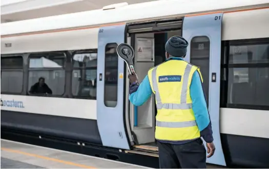  ?? JACK BOSKETT/ RAIL. ?? Ian Taylor says the perspectiv­es of staff and managers reveal the challenges to be addressed on the railway. A Southeaste­rn train dispatcher at London Bridge in May 2017.