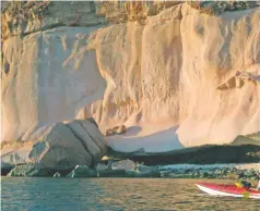  ??  ?? Paseos en kayak para ver el amanecer y atardecer.