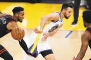  ?? Scott Strazzante / The Chronicle ?? Warriors point guard Stephen Curry has scored at least 30 points in 12 of his past 13 games.