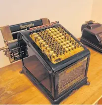  ??  ?? calculador­a Burroughs del año 1888. La famosa
