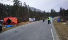  ?? FOTO: MOTVIND NORGE ?? Motvind Norge kommer til å fortsette med å blokkere anleggsarb­eidere på vei til det som skal bli en ny vindpark. Men det blir uten kjetting.