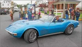  ?? SUBMITTED PHOTO - DENNIS KRUMANOCKE­R ?? Topton Mayor Tom Blitcliff shows off his Corvette at the Topton Street Fair.