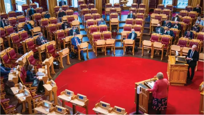  ?? FOTO: HÅKON MOSVOLD LARSEN / NTB ?? Fra debatten i Stortinget om håndtering­en av koronapand­emien.