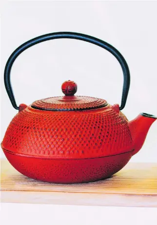  ?? GOOD LIFE TEA ?? Japanese Style Cast Iron Teapot Hobnail from Good Life Tea.