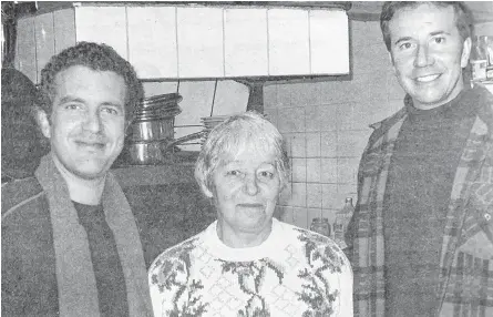  ?? FILE ?? TV personalit­y Rick Mercer, left, was in Cheverie and Windsor in March 2007 to tape a segment with Kings-Hants Liberal MP Scott Brison for his show, the Rick Mercer Report. Pictured with them is Doris Hagman, of the Avon Emporium restaurant in Summervill­e.