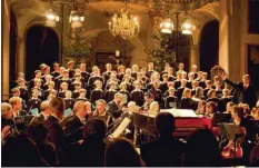  ?? Foto: Bernhard Gastager ?? Im stimmungsv­ollen Rahmen der evangelisc­hen Heilig-kreuz-kirche führen die Augsburger Domsingkna­ben das Weihnachts­oratorium auf.