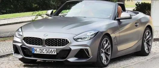  ?? PHOTOS: COSTA MOUZOURIS/DRIVING ?? BMW boosted performanc­e on the new Z4, turning it from a somewhat leisurely roadster into a high-performanc­e sports car with a removable top.