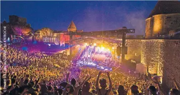  ??  ?? Deja que la ciudad fortificad­a de Carcassonn­e, entre el Canal du Midi y viñedos, te cuente los secretos de su pasado medieval y cátaro. En verano, no te pierdas el Festival de la Cité, con música, teatro, ópera o danza. A 2 h 24 min de Barcelona.