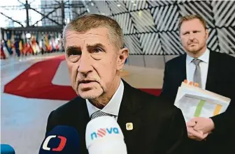  ?? FOTO ČTK ?? Andrej Babiš hovoří v Bruselu s novináři před mimořádným summitem EU k brexitu