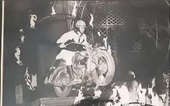  ?? ?? Bill Fowle during his time in the circus in India