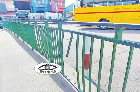  ?? Picture: JONA KONATACI ?? This damaged railing at the Suva bus terminal needs to be fixed.